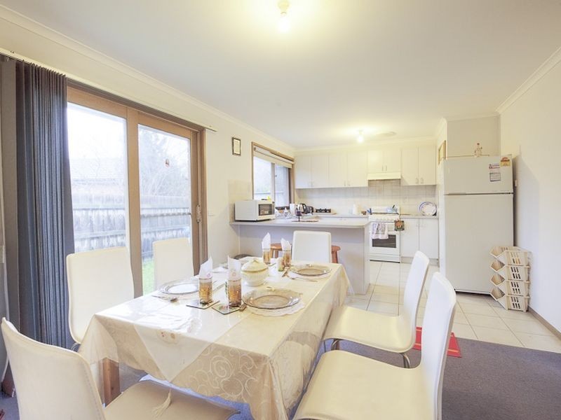 2/122 Fordholm Road, Hampton Park VIC 3976