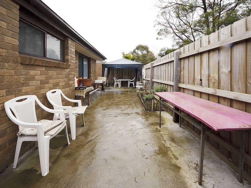 2/121 Fordholm Road, Hampton Park VIC 3976