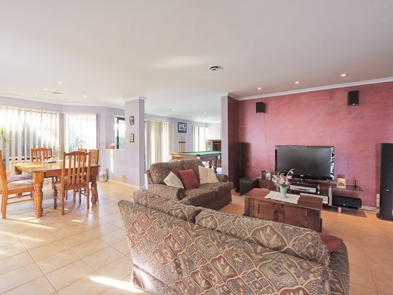 11 Feehan Crescent, Narre Warren South VIC 3805