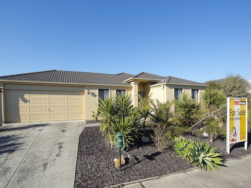 11 Feehan Crescent, Narre Warren South VIC 3805