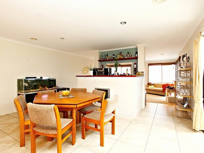14 Pendulum Place, Berwick VIC 3806
