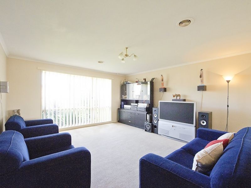 7 Olive Road, Hampton Park VIC 3976