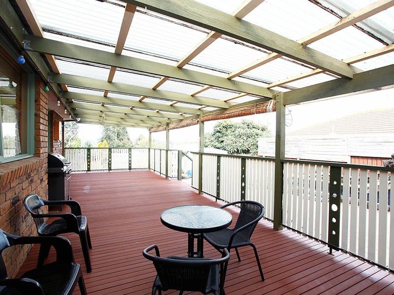 16 Lauren Drive, Hampton Park VIC 3976