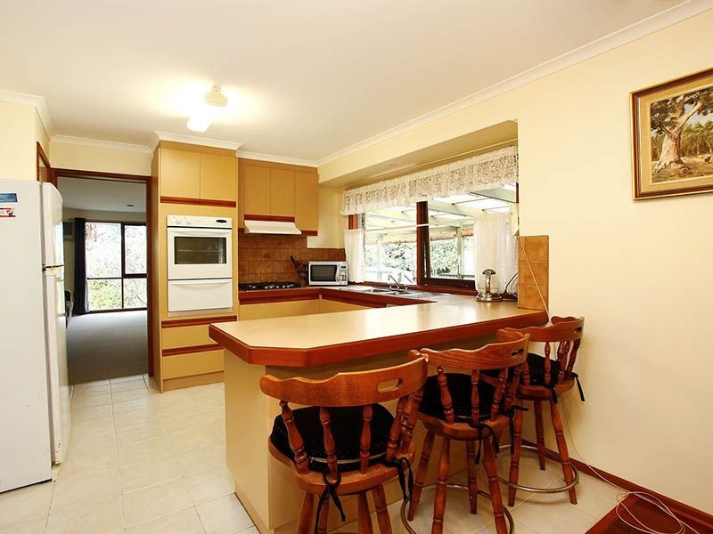 16 Lauren Drive, Hampton Park VIC 3976