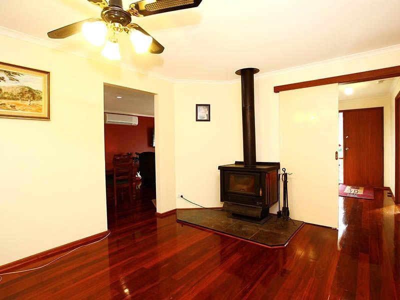 16 Lauren Drive, Hampton Park VIC 3976