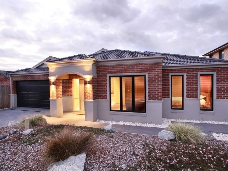 5 Elphin Close, Lynbrook VIC 3975