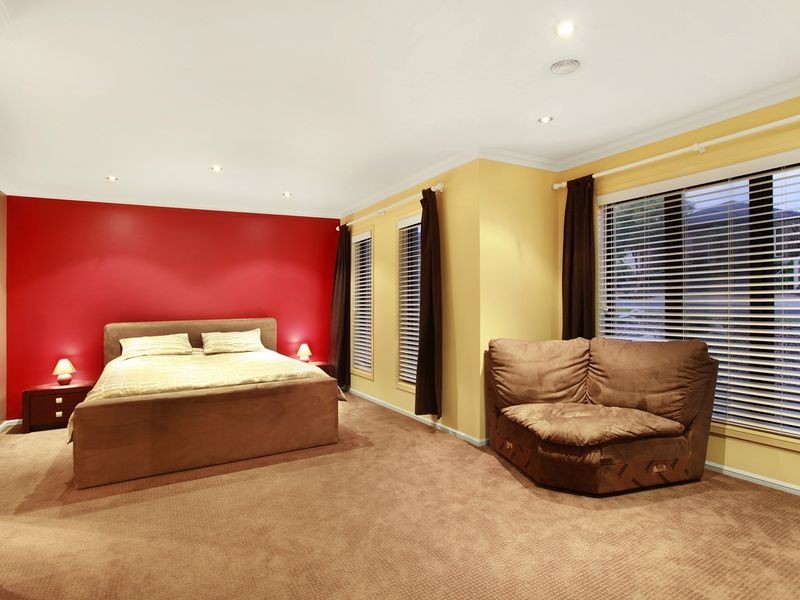 5 Elphin Close, Lynbrook VIC 3975