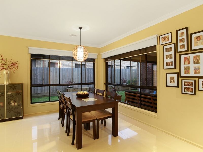 5 Elphin Close, Lynbrook VIC 3975