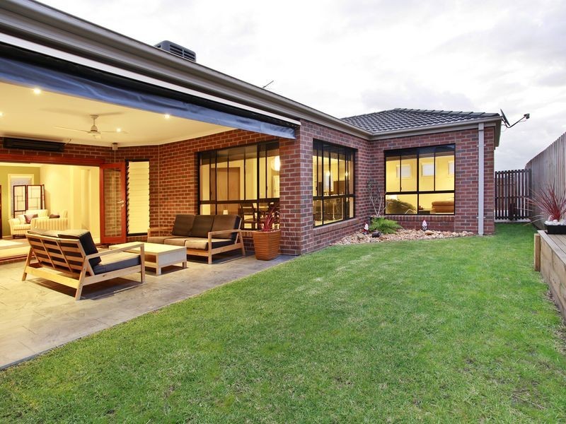 5 Elphin Close, Lynbrook VIC 3975