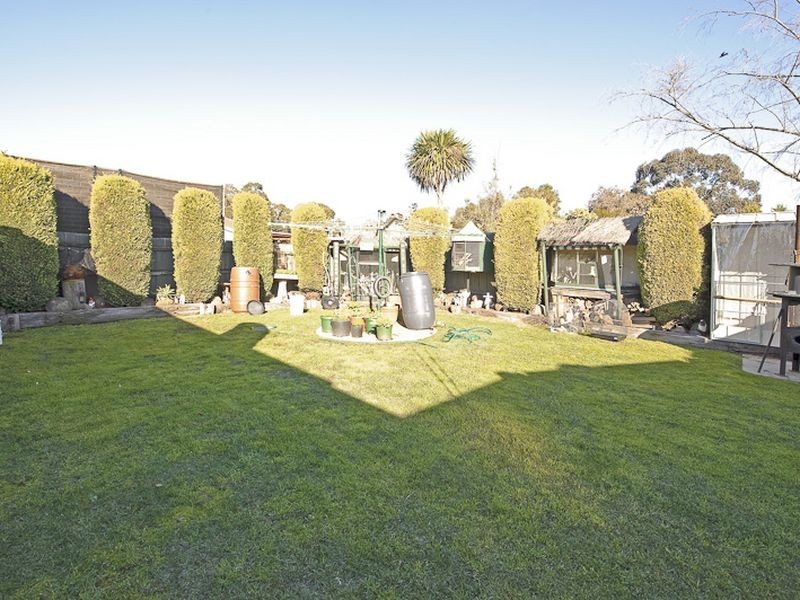 30 Vanessa Drive, Hampton Park VIC 3976