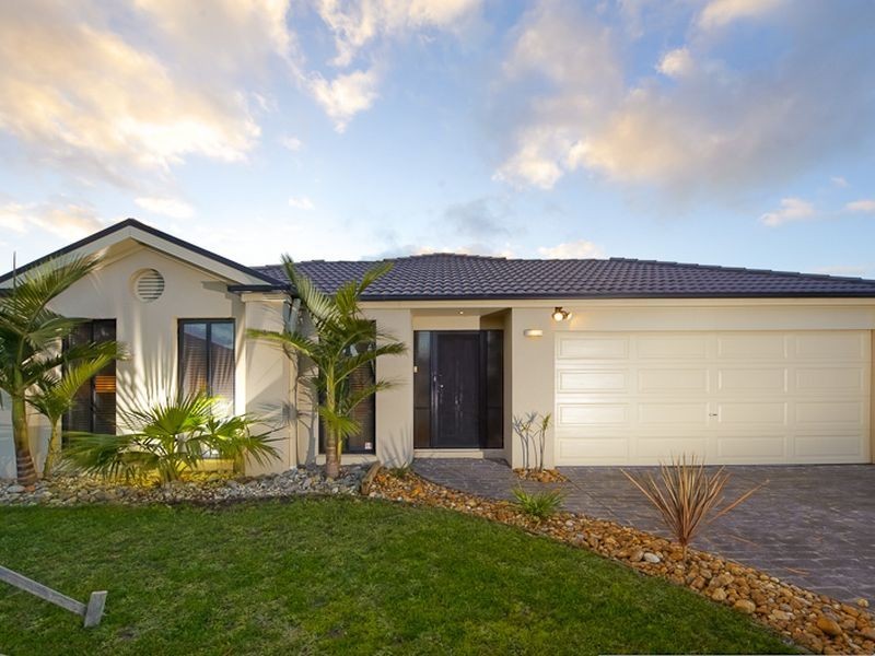 4 Dennis Close, Lynbrook VIC 3975