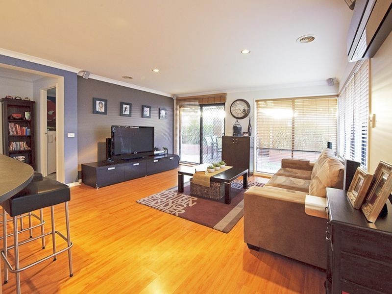 4 Dennis Close, Lynbrook VIC 3975