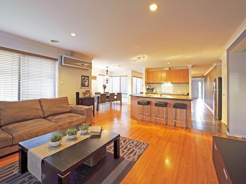 4 Dennis Close, Lynbrook VIC 3975