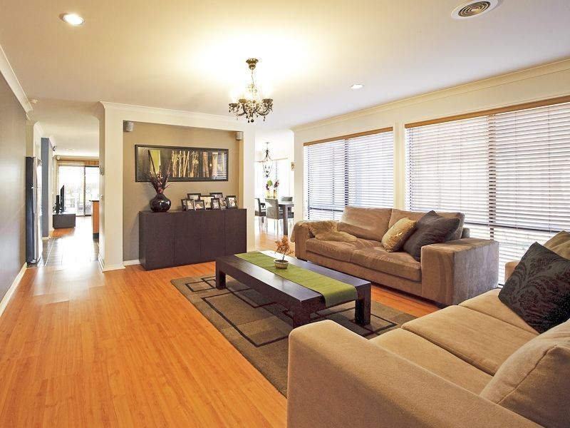 4 Dennis Close, Lynbrook VIC 3975