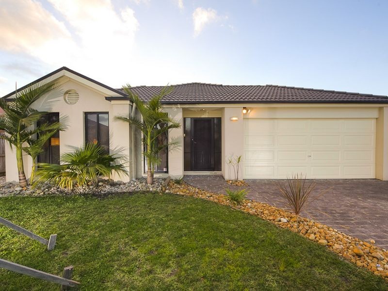 4 Dennis Close, Lynbrook VIC 3975