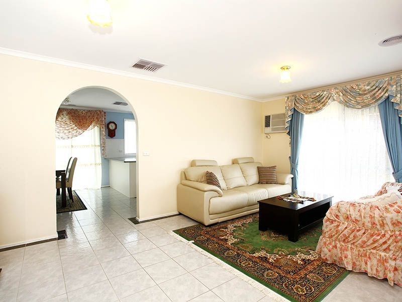 30 Lauren Drive, Hampton Park VIC 3976