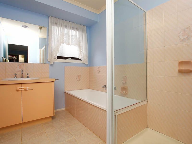 30 Lauren Drive, Hampton Park VIC 3976