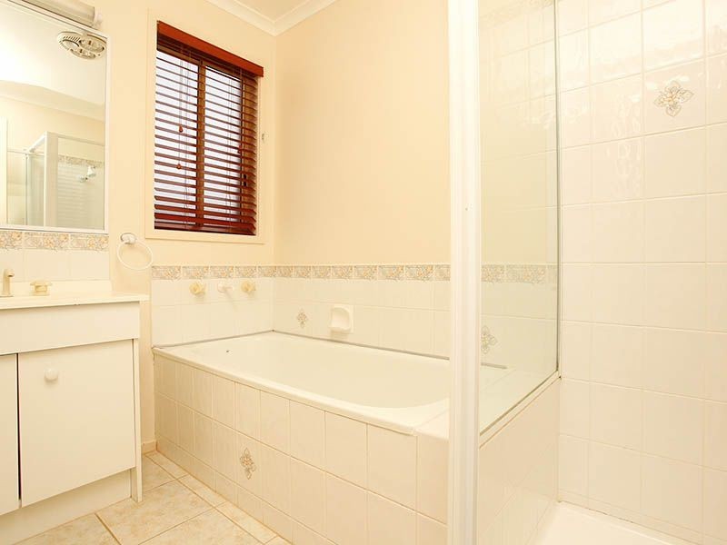 12 Eclipse Court, Hampton Park VIC 3976