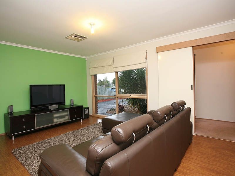 40 Beckington Crescent, Hampton Park VIC 3976