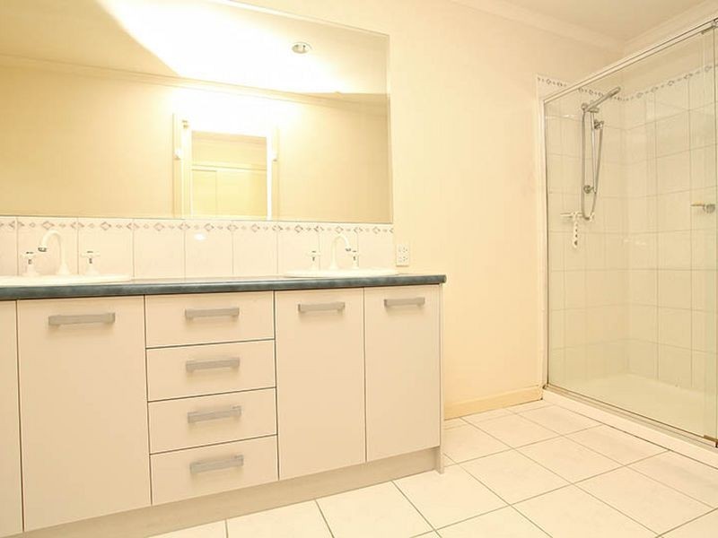 28 Red Oak Terrace, Lyndhurst VIC 3975