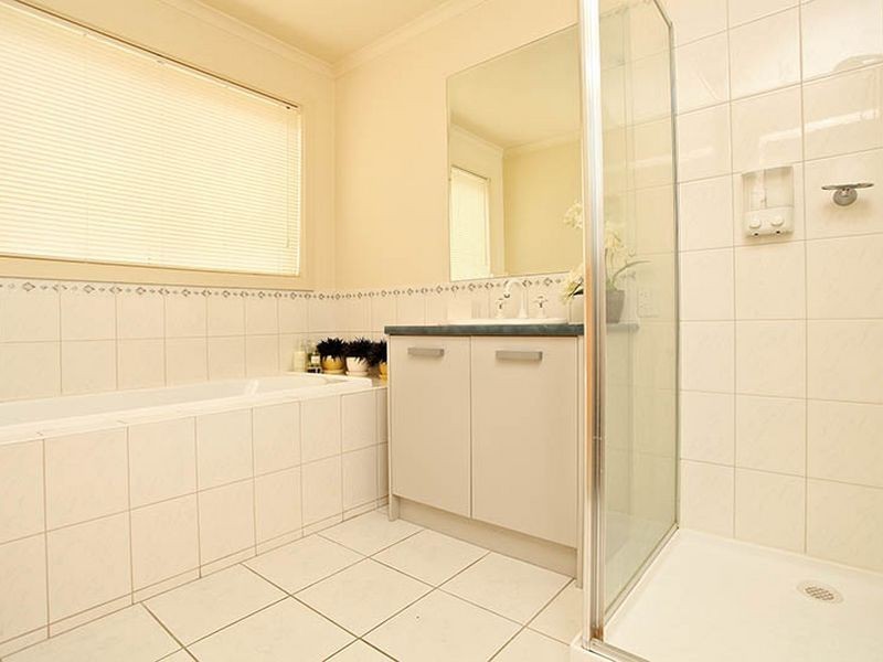 28 Red Oak Terrace, Lyndhurst VIC 3975