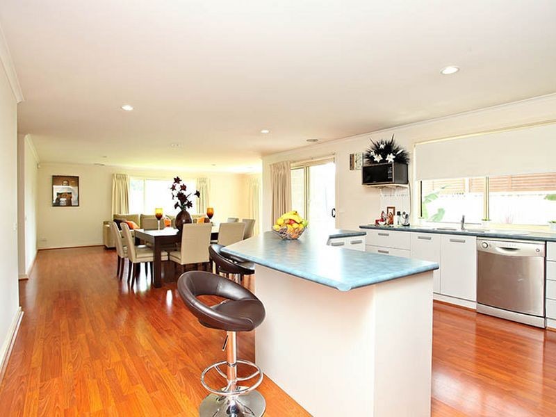28 Red Oak Terrace, Lyndhurst VIC 3975