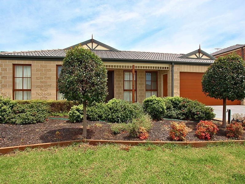 28 Red Oak Terrace, Lyndhurst VIC 3975