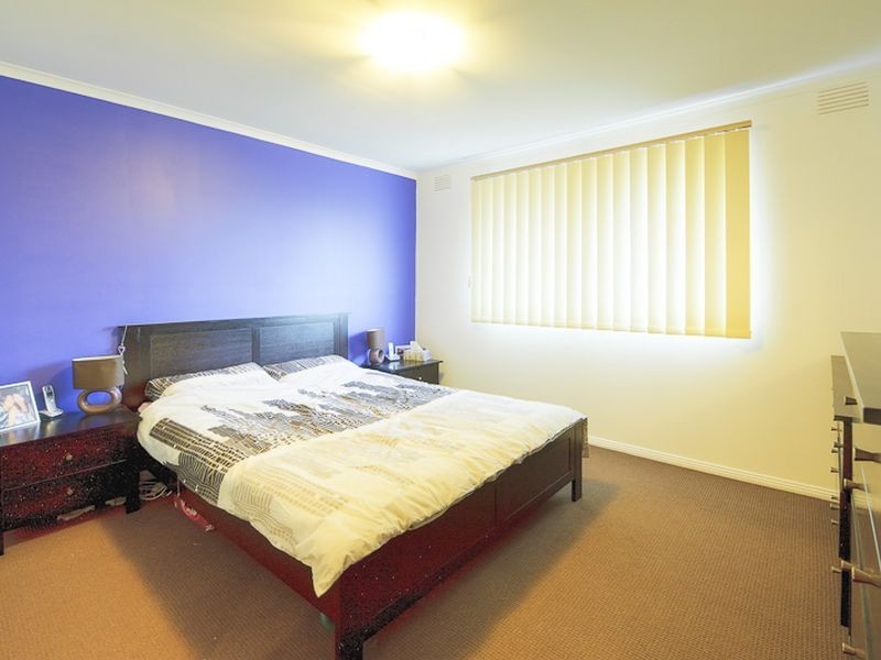 6 Latrobe Street, Cranbourne VIC 3977