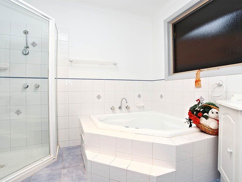 7 Bogong Close, Hallam VIC 3803