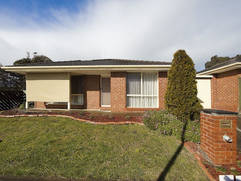 2A Bluegum Way, Hampton Park VIC 3976
