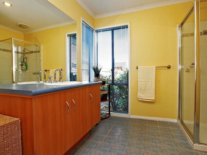 6 Dennis Close, Lynbrook VIC 3975