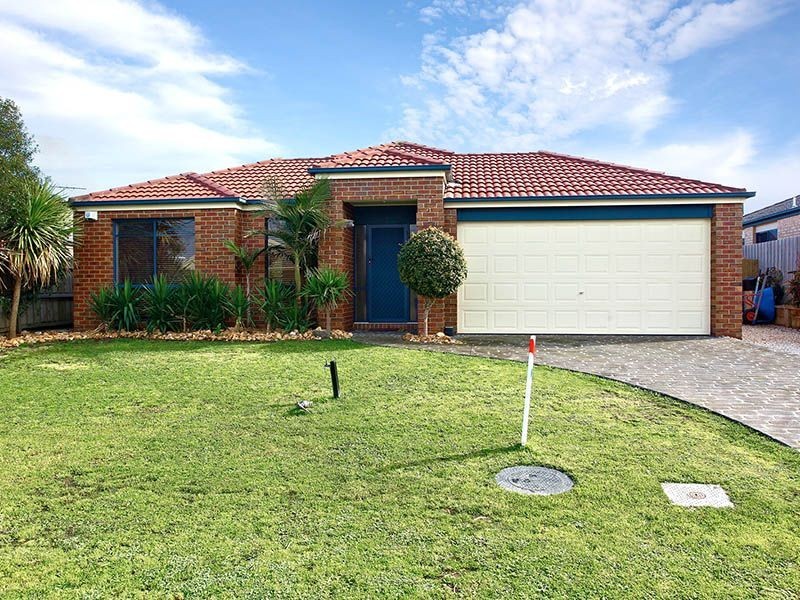 6 Dennis Close, Lynbrook VIC 3975