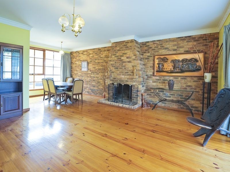 76 Shetland Street, Endeavour Hills VIC 3802