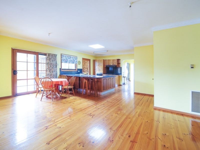 76 Shetland Street, Endeavour Hills VIC 3802