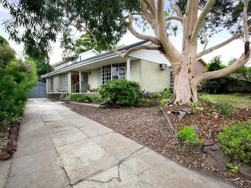 44 Meadow Wood Walk, Narre Warren VIC 3805