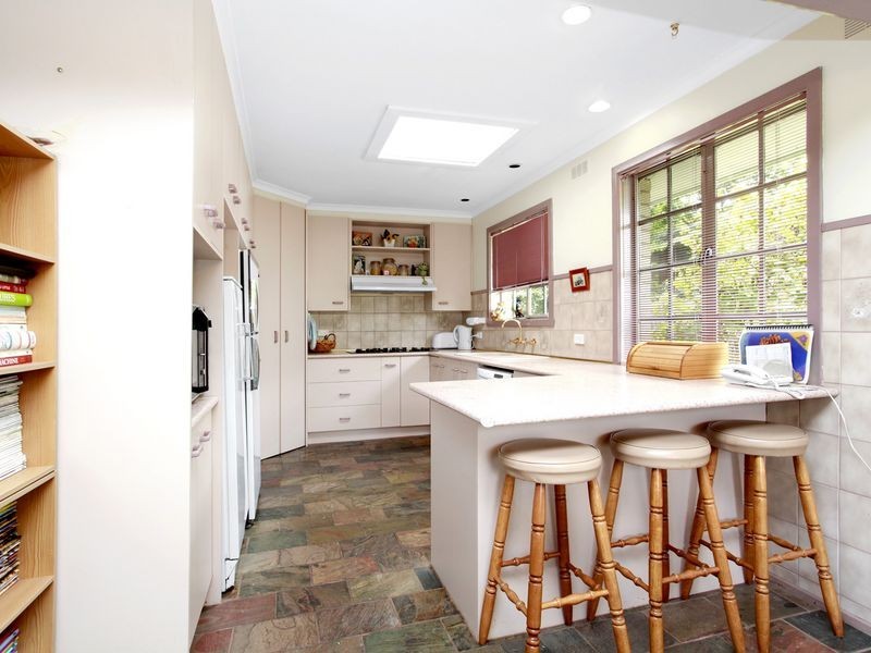 44 Meadow Wood Walk, Narre Warren VIC 3805