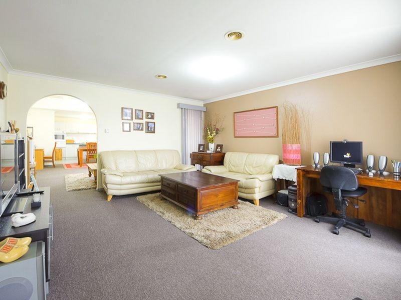 15 Mahogany Close, Hampton Park VIC 3976