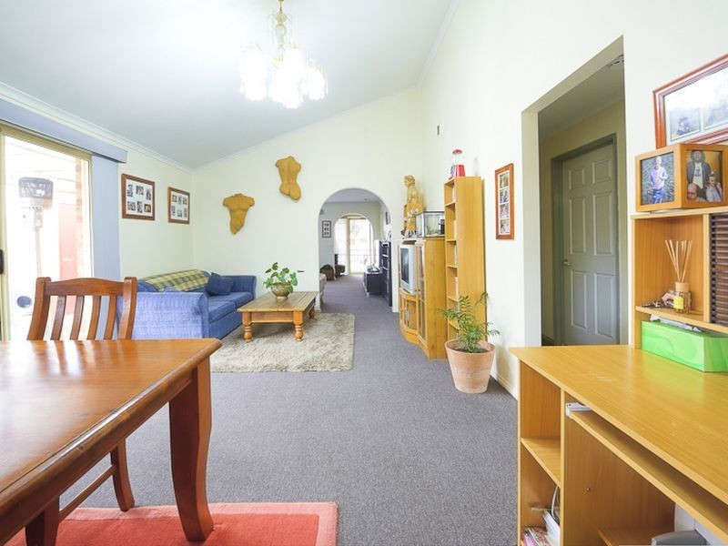 15 Mahogany Close, Hampton Park VIC 3976