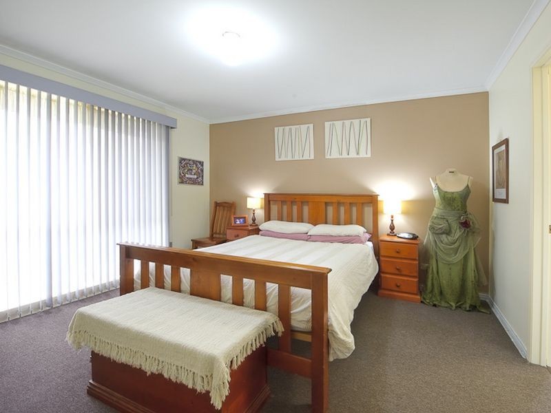 15 Mahogany Close, Hampton Park VIC 3976