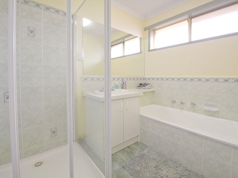 15 Mahogany Close, Hampton Park VIC 3976