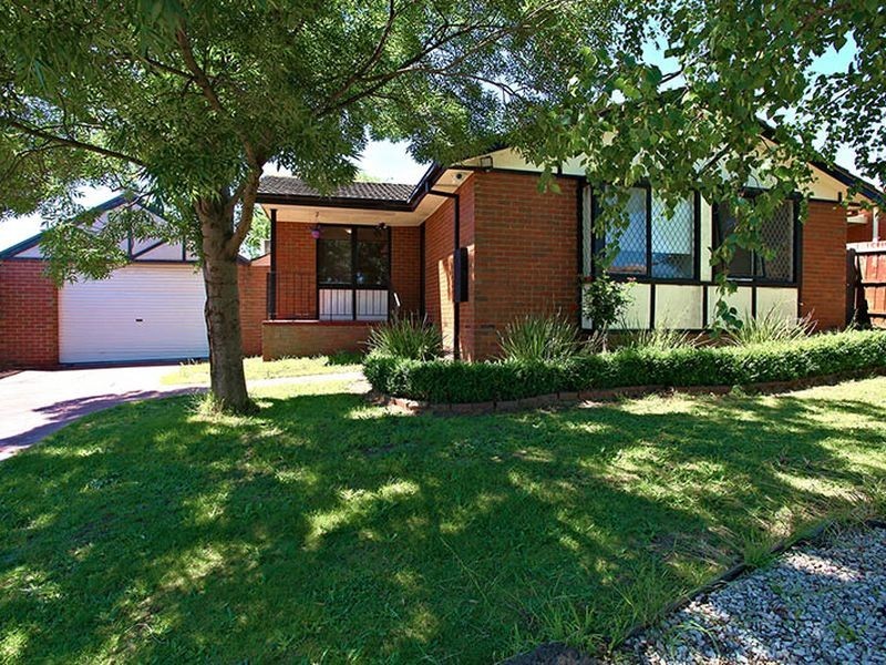 11 Highton Close, Hampton Park VIC 3976