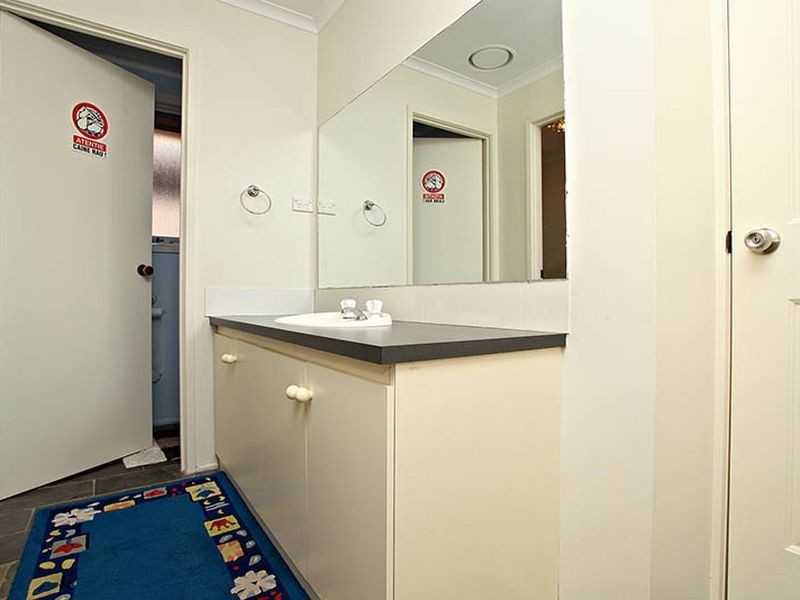 11 Highton Close, Hampton Park VIC 3976