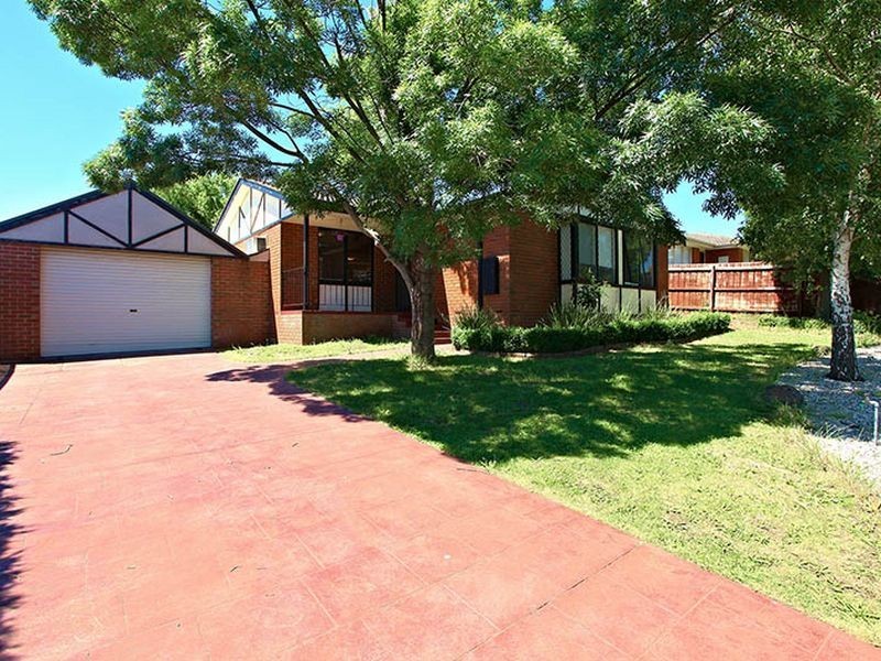 11 Highton Close, Hampton Park VIC 3976