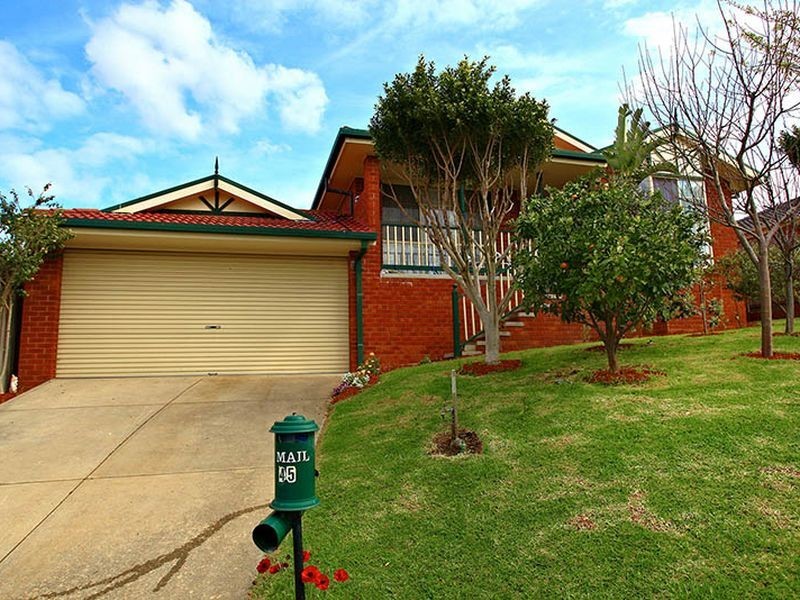 45 Justin Circuit, Hampton Park VIC 3976