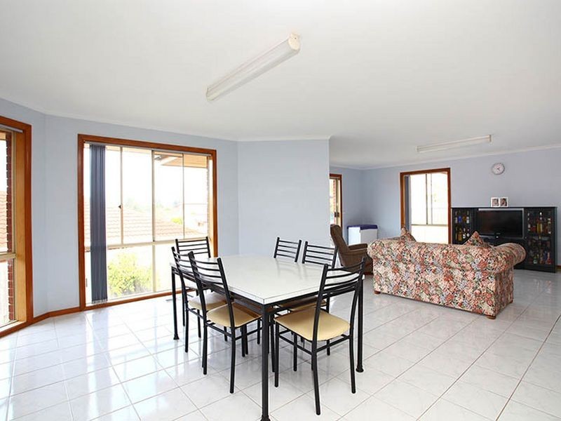 45 Justin Circuit, Hampton Park VIC 3976