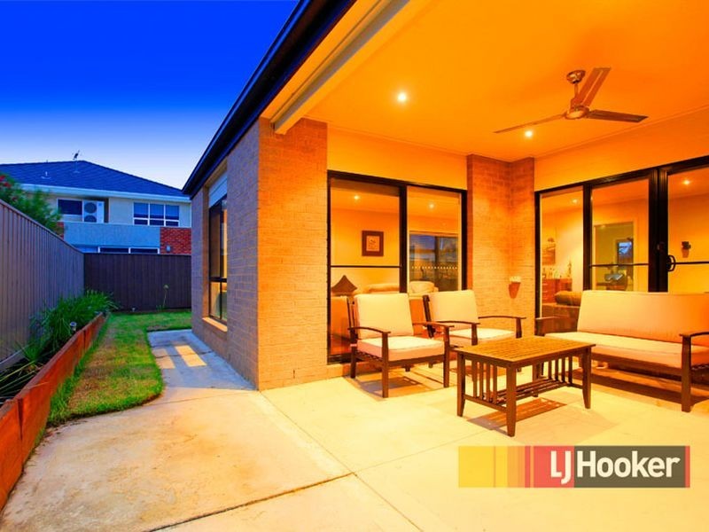 9 Grand Manor Drive, Berwick VIC 3806