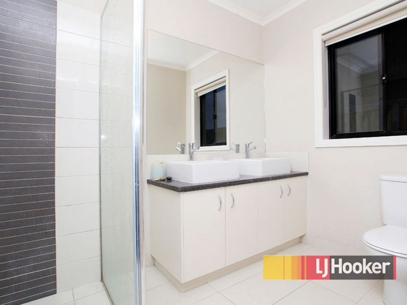 9 Grand Manor Drive, Berwick VIC 3806