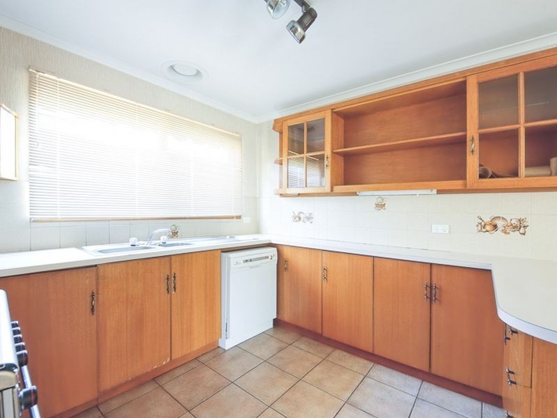 8 Cairns Road, Hampton Park VIC 3976