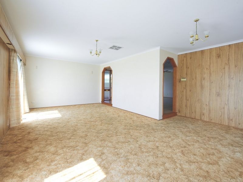 8 Cairns Road, Hampton Park VIC 3976