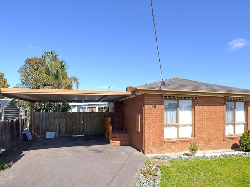 8 Cairns Road, Hampton Park VIC 3976